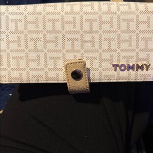 Tommy Hilfiger Navy Interior Continental Wallet with Tan Snap